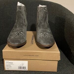 Short heeled Lucky Brand Oiled Suede Booties